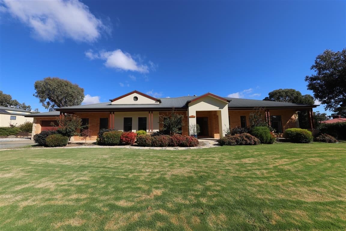 18/477 Wee Jasper Road, Tumut NSW 2720, Tumut - Image 1