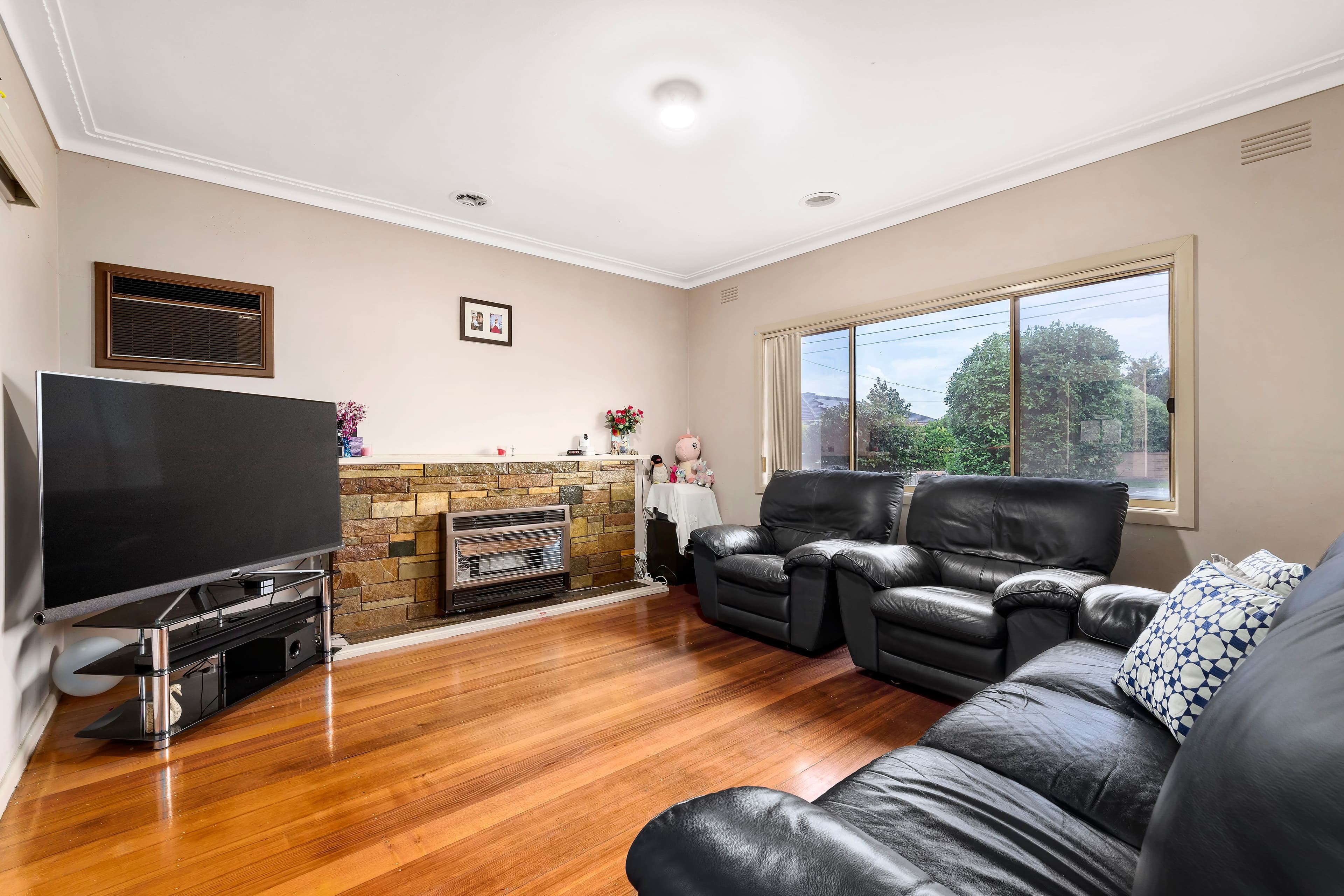 56 Mount View Road, Thomastown VIC 3074, Thomastown - Thumbnail 2