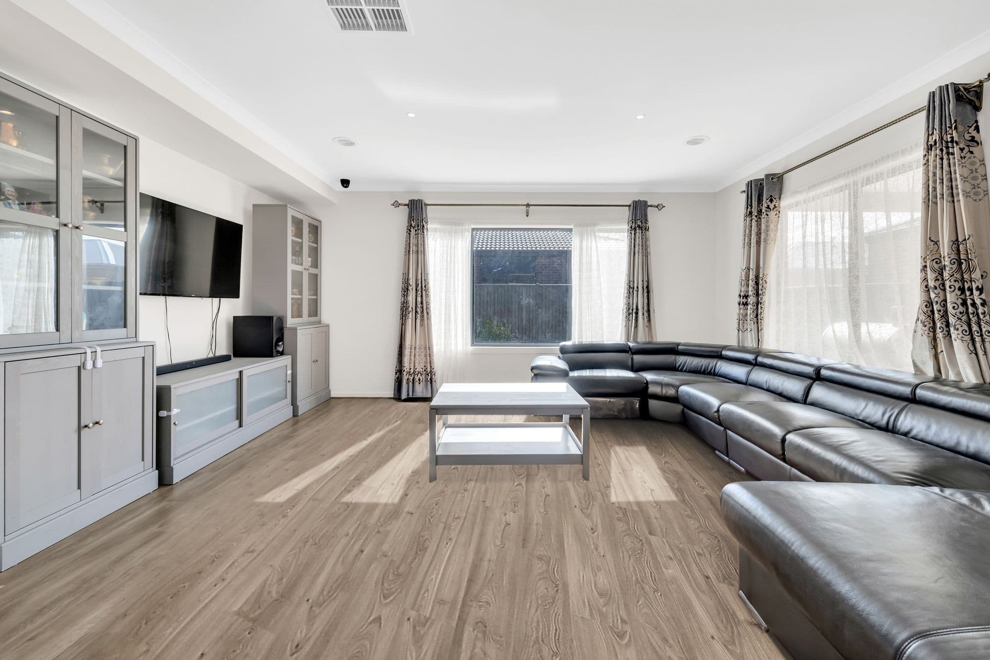 4 Cobalt Street, Tarneit VIC 3029, Tarneit - Thumbnail 2