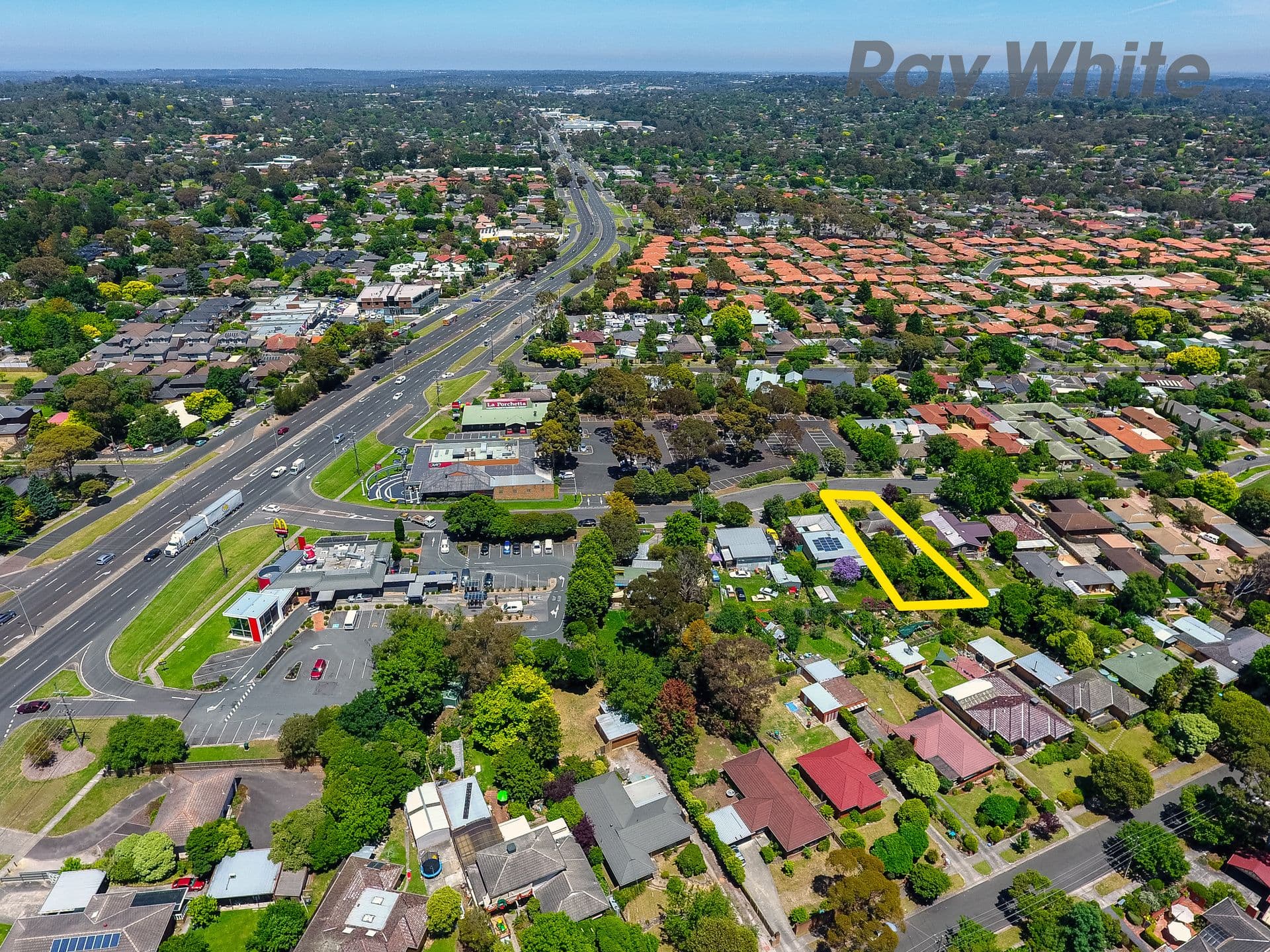 14 NURSERY Road, Croydon VIC 3136, Croydon - Thumbnail 6