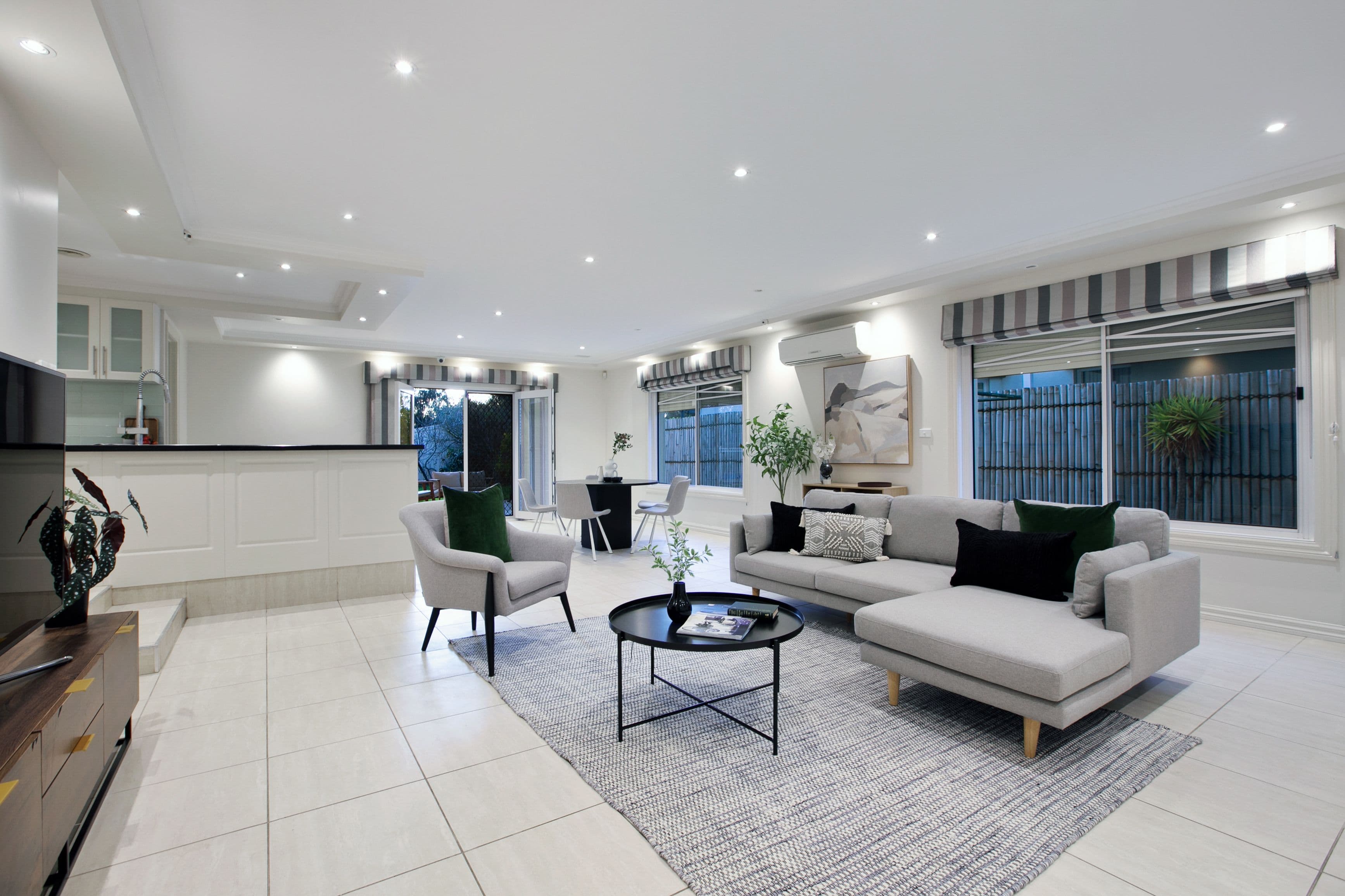 8 Mia Close, Reservoir VIC 3073, Reservoir - Thumbnail 2