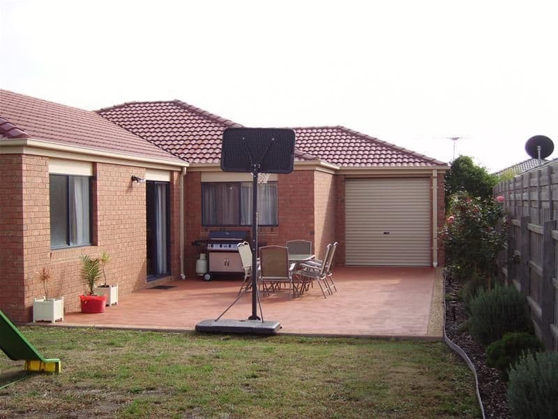 19 Stephellen Way, CRANBOURNE WEST VIC 3977, Cranbourne West - Thumbnail 8