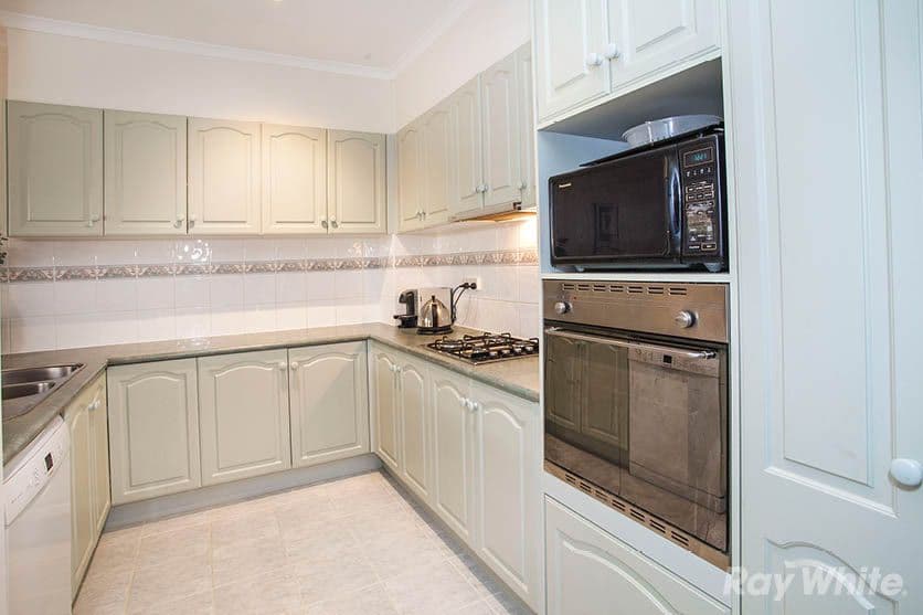 21 The Rise, Glen Waverley VIC 3150, Glen Waverley - Thumbnail 2
