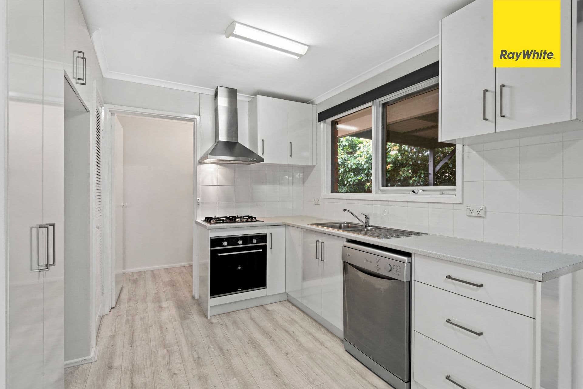 1 Chelmsford Way, Melton West VIC 3337, Melton West - Thumbnail 4