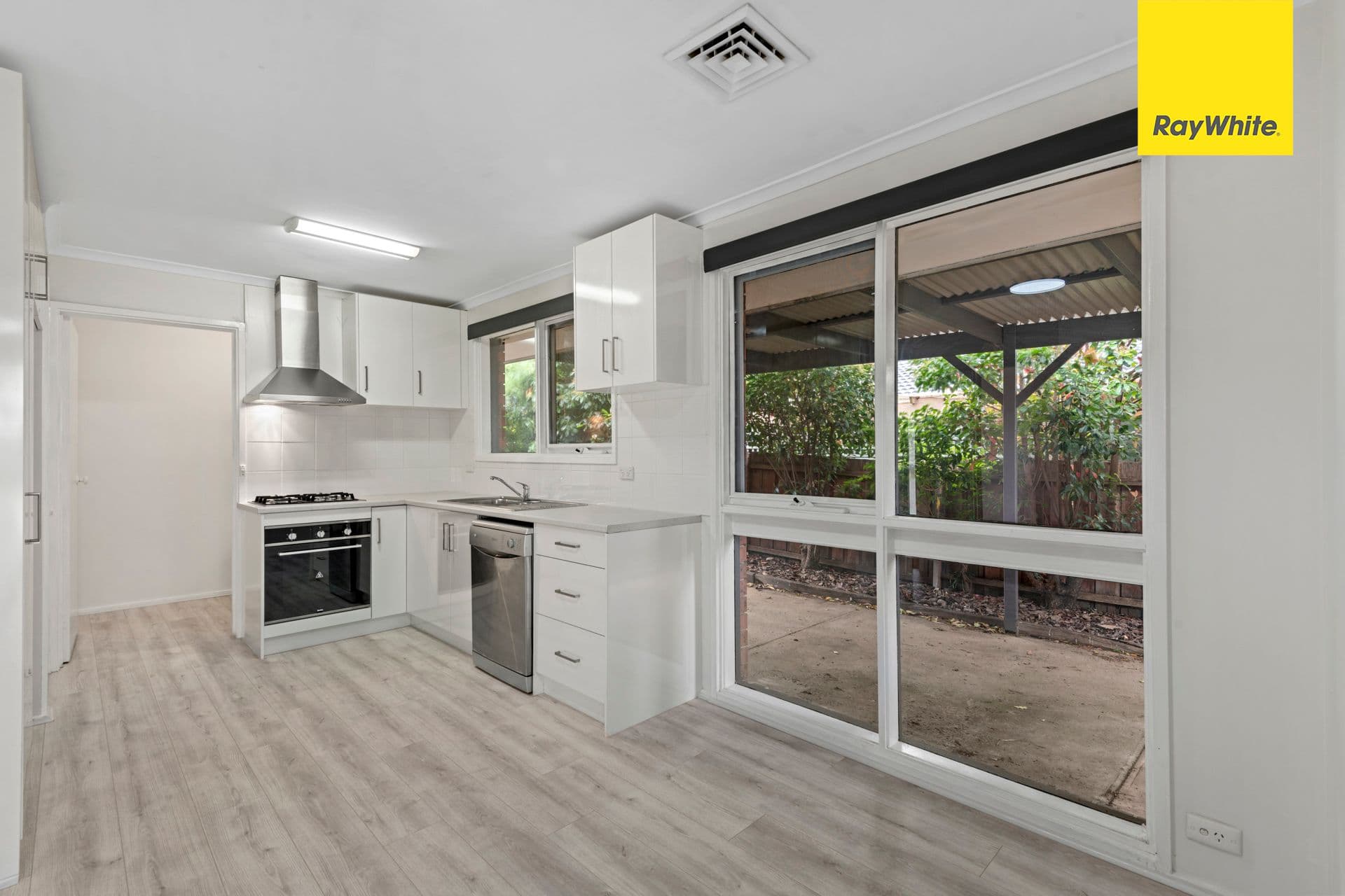 1 Chelmsford Way, Melton West VIC 3337, Melton West - Thumbnail 5