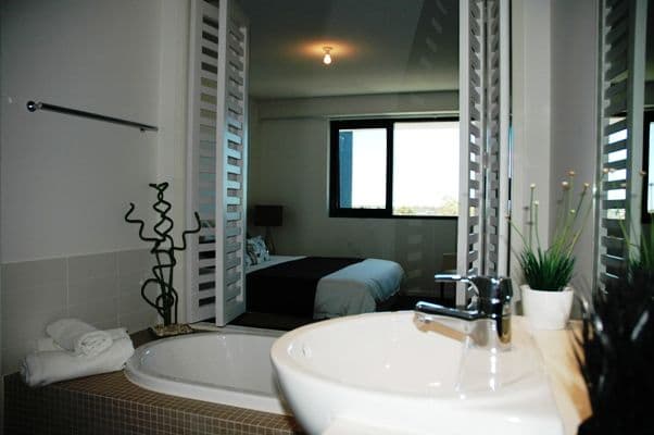 25 Dix Street, REDCLIFFE QLD 4020, Redcliffe - Thumbnail 3