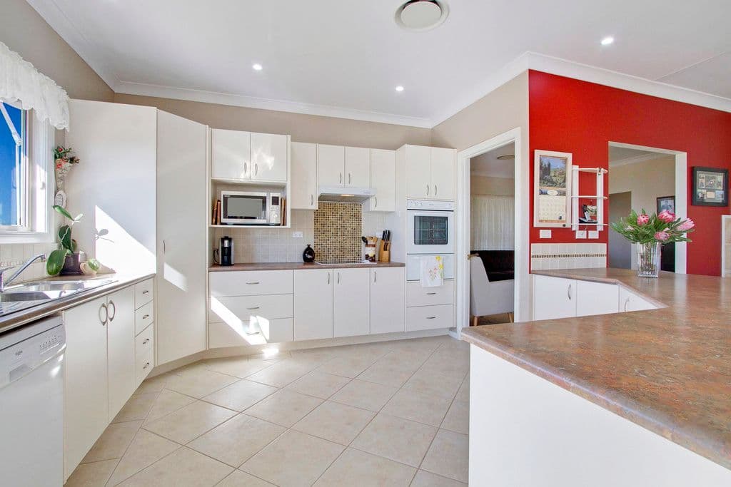 78 Warks Hill Road, Kurrajong Heights - Thumbnail 2