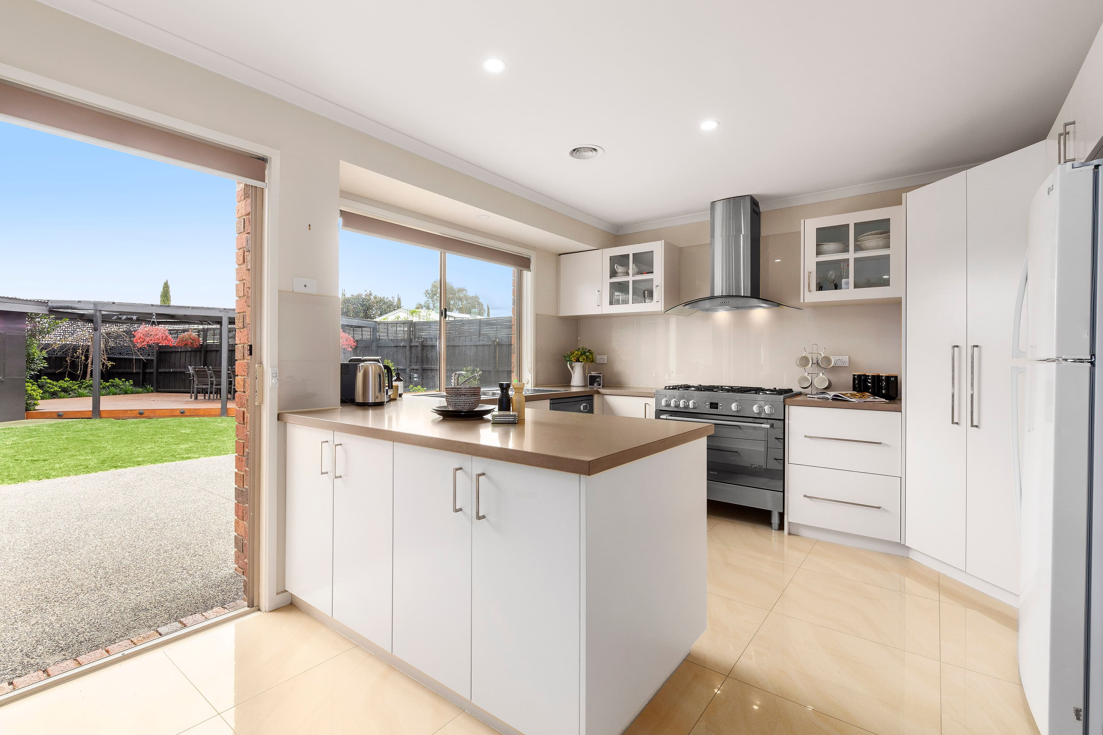 6 Glenlea Court, Mill Park VIC 3082, Mill Park - Thumbnail 2