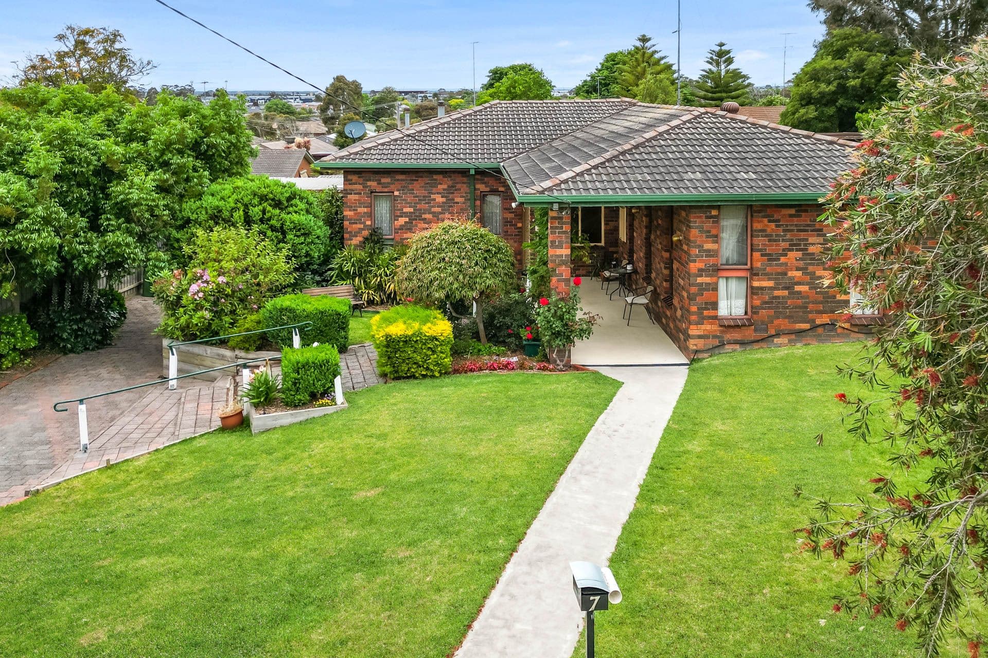 7 Elizabeth Court, Pakenham VIC 3810, Pakenham - Thumbnail 2
