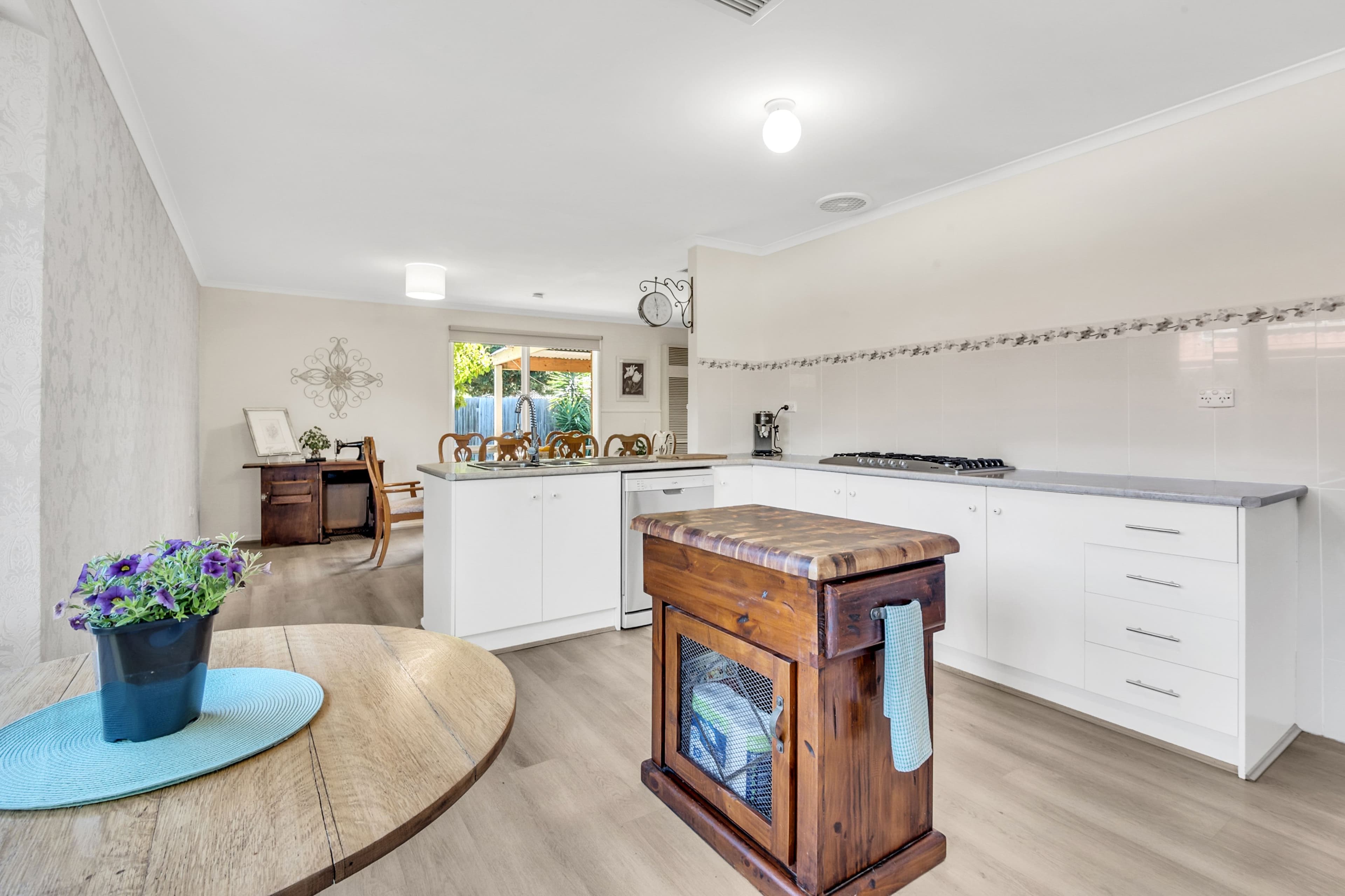 30 Longtown Court, Craigieburn VIC 3064, Craigieburn - Thumbnail 4