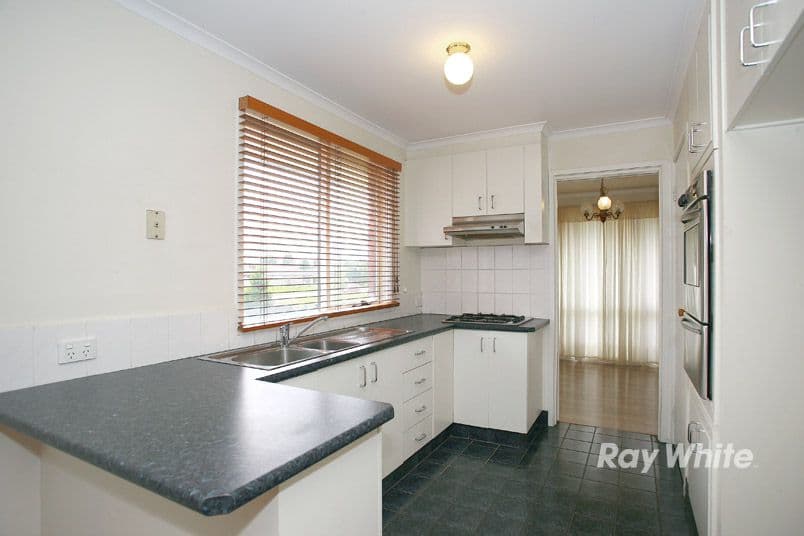 101 Oaktree Drive, HAMPTON PARK VIC 3976, Hampton Park - Thumbnail 2
