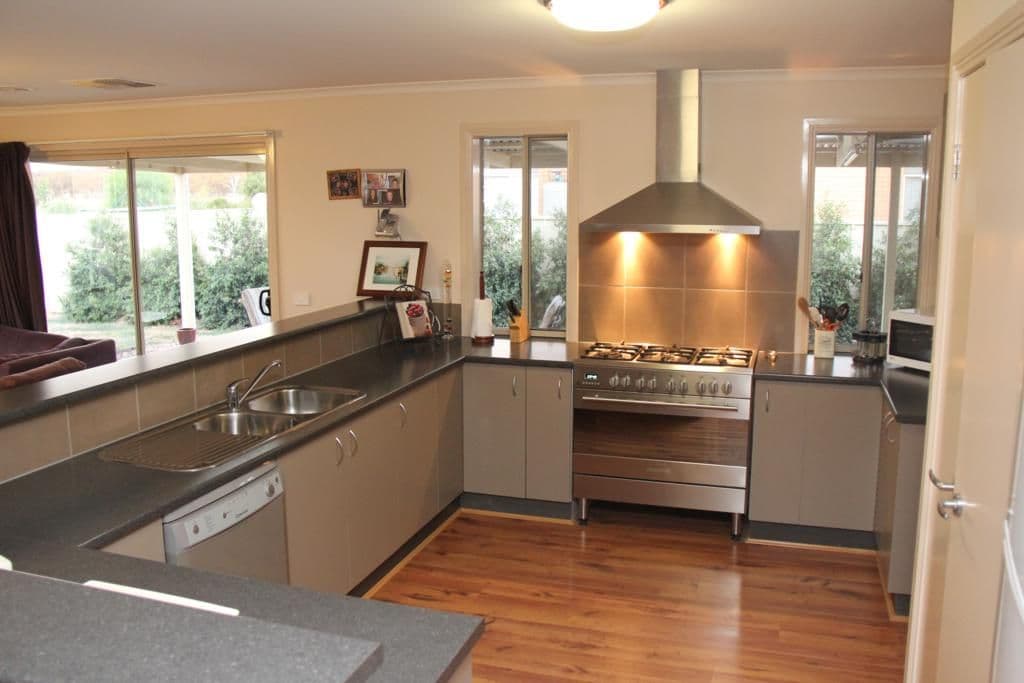 32 Glenwill Drive, EPSOM VIC 3551, Epsom - Thumbnail 2