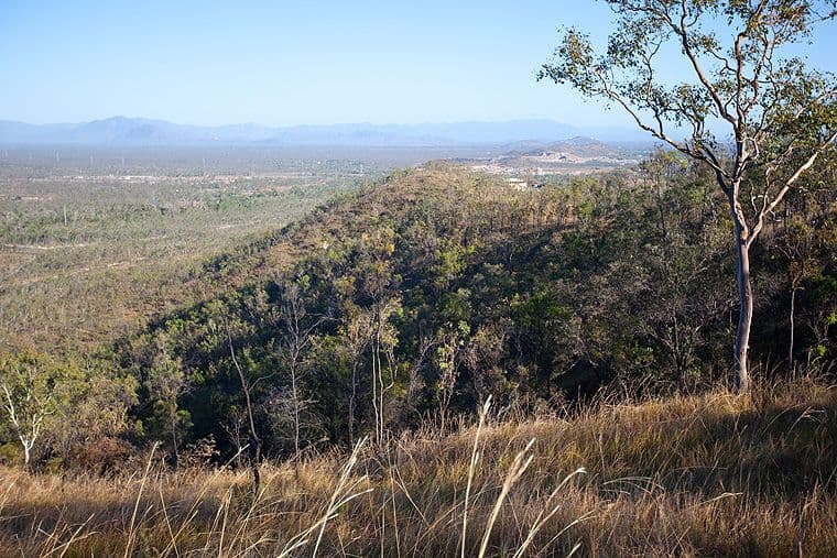 25 Kallanda Street, MOUNT LOUISA QLD 4814, Mount Louisa - Thumbnail 2