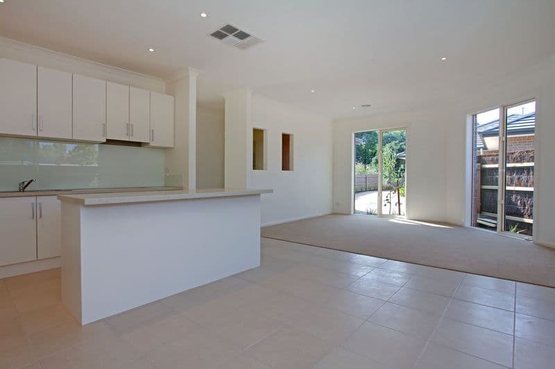  30 Warranilla Avenue, ROSEBUD VIC 3939, Rosebud - Thumbnail 2