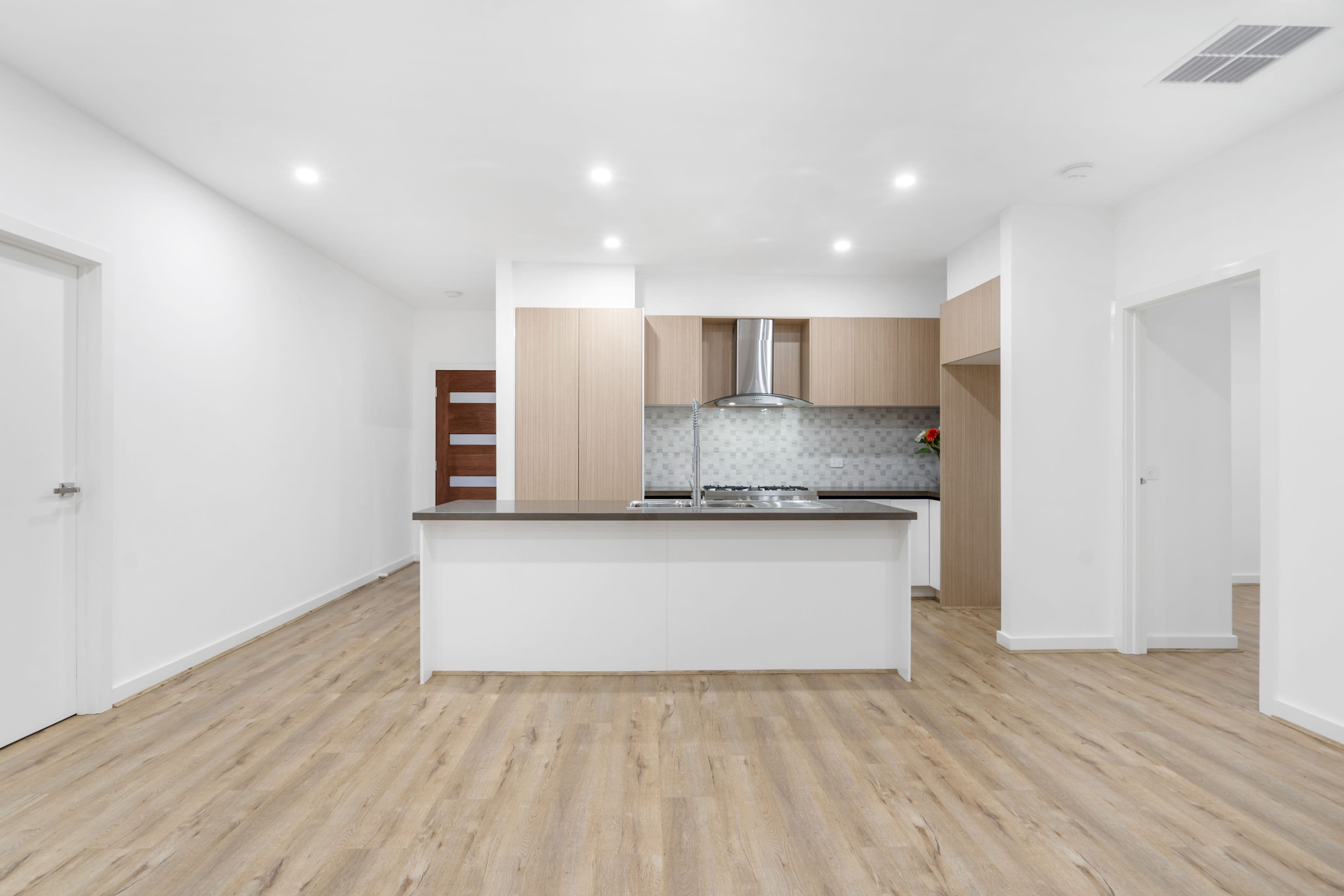 14 Featherwood Drive, AINTREE VIC 3336, Aintree - Thumbnail 2
