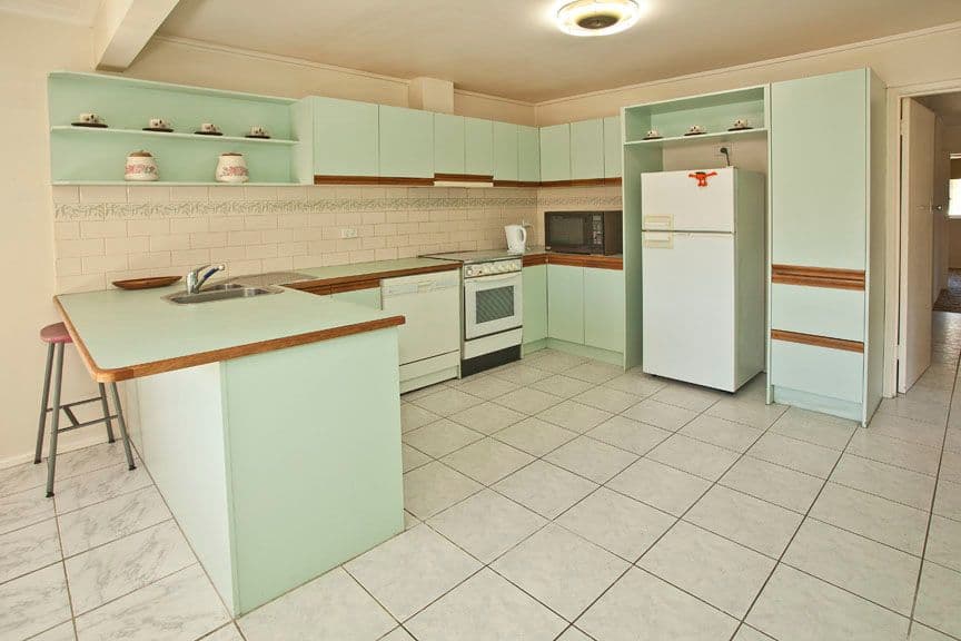 6 Bingley Avenue, NOTTING HILL VIC 3168, Notting Hill - Thumbnail 2