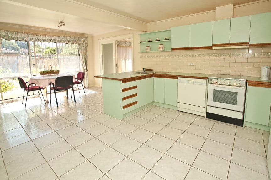 6 Bingley Avenue, NOTTING HILL VIC 3168, Notting Hill - Thumbnail 3