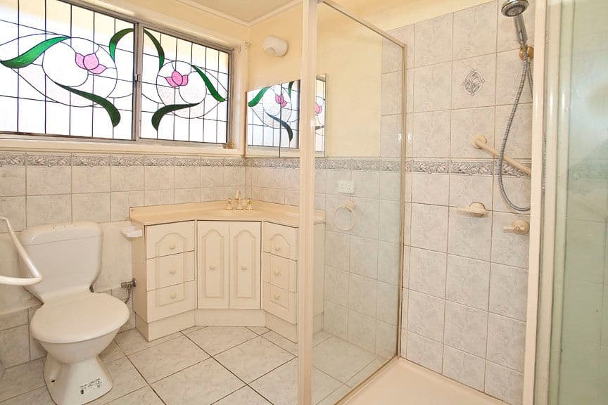 6 Bingley Avenue, NOTTING HILL VIC 3168, Notting Hill - Thumbnail 6