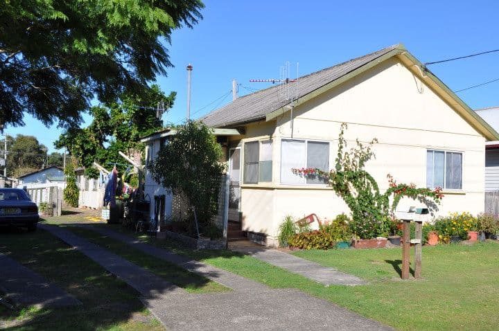 10 Douglas Avenue, FORSTER NSW 2428, Forster - Image 1