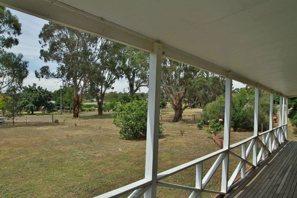 10 Craven Crescent, Heathcote VIC 3523, Heathcote - Thumbnail 5