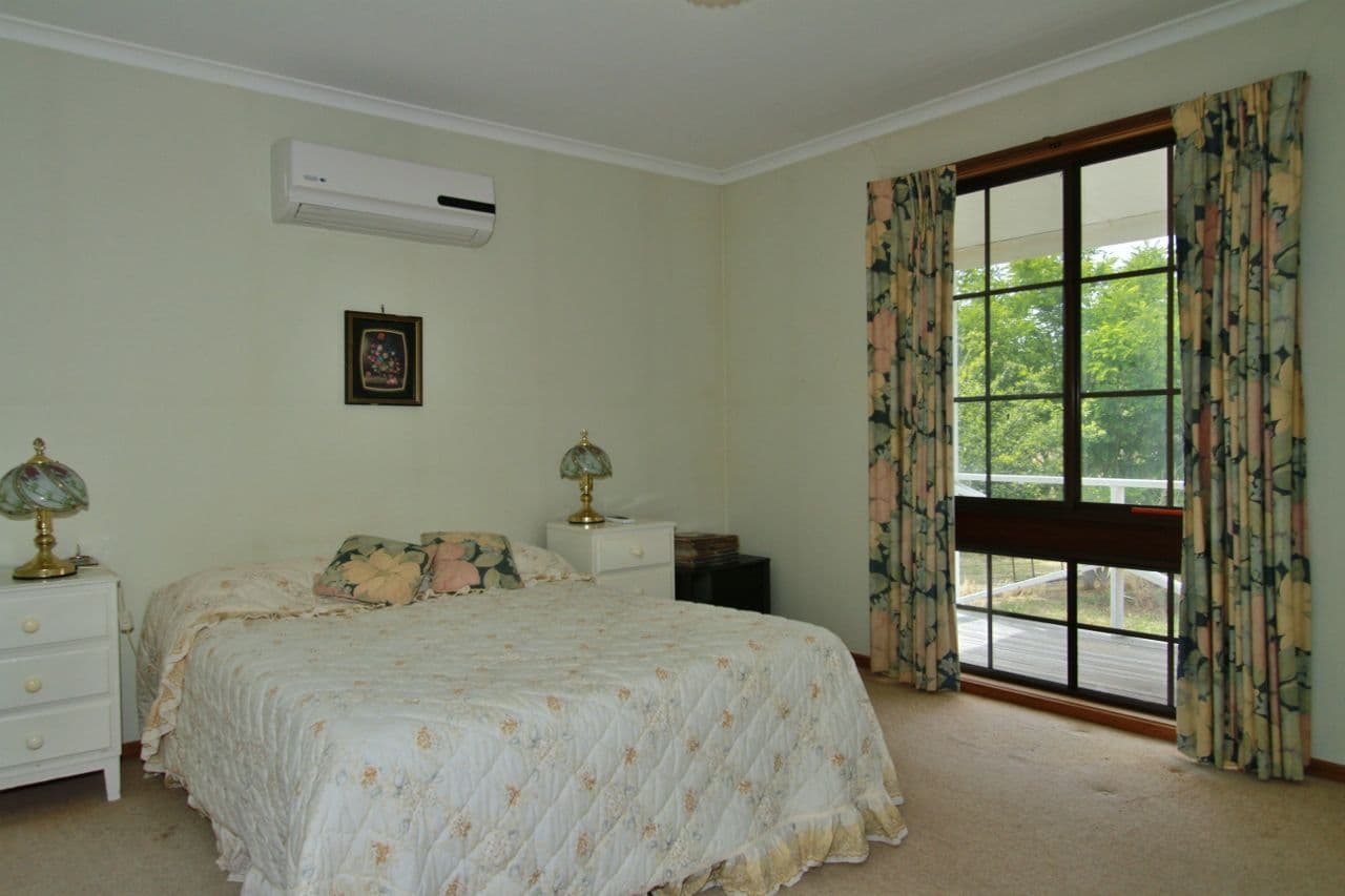 10 Craven Crescent, Heathcote VIC 3523, Heathcote - Thumbnail 7