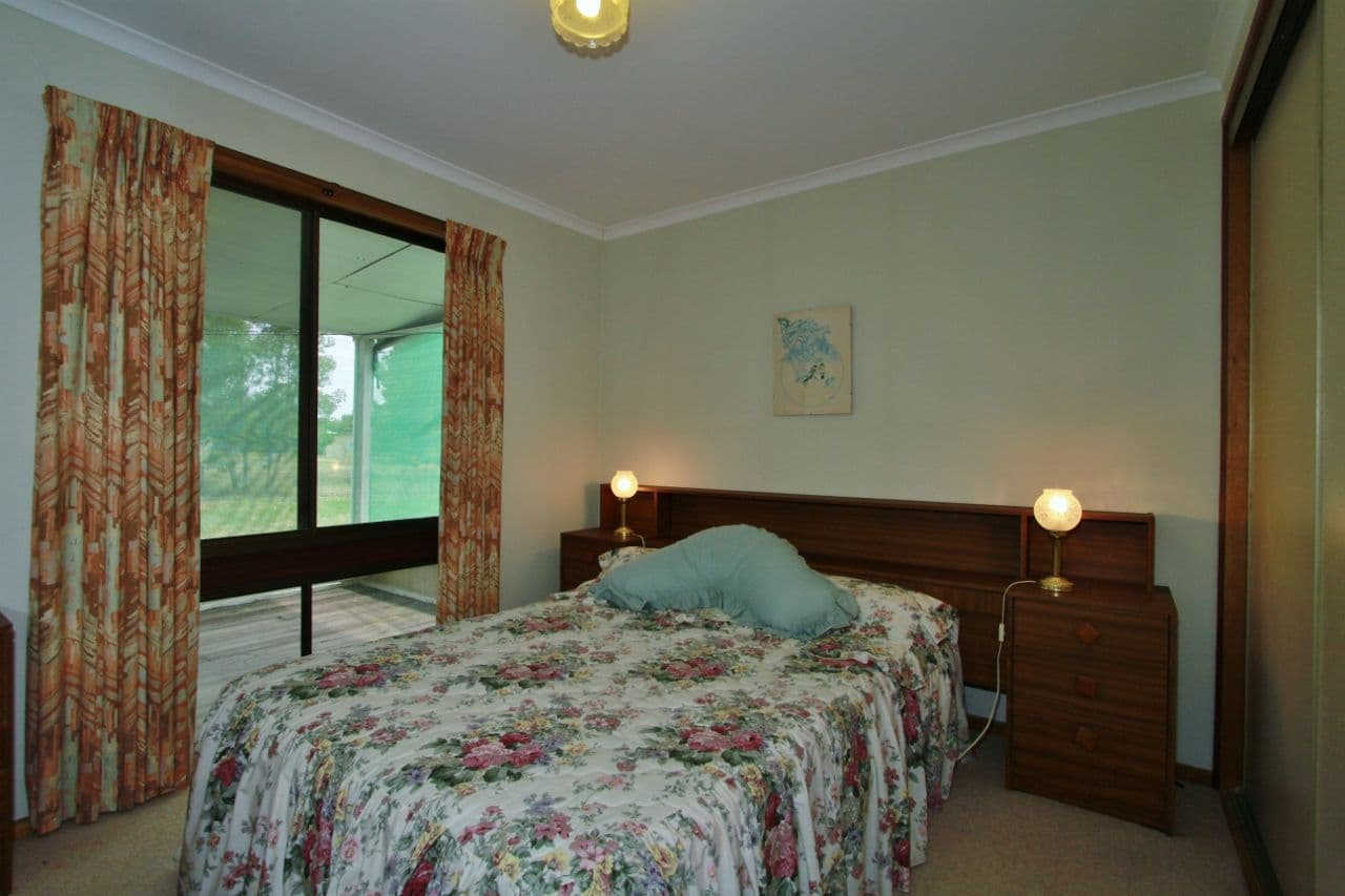 10 Craven Crescent, Heathcote VIC 3523, Heathcote - Thumbnail 8
