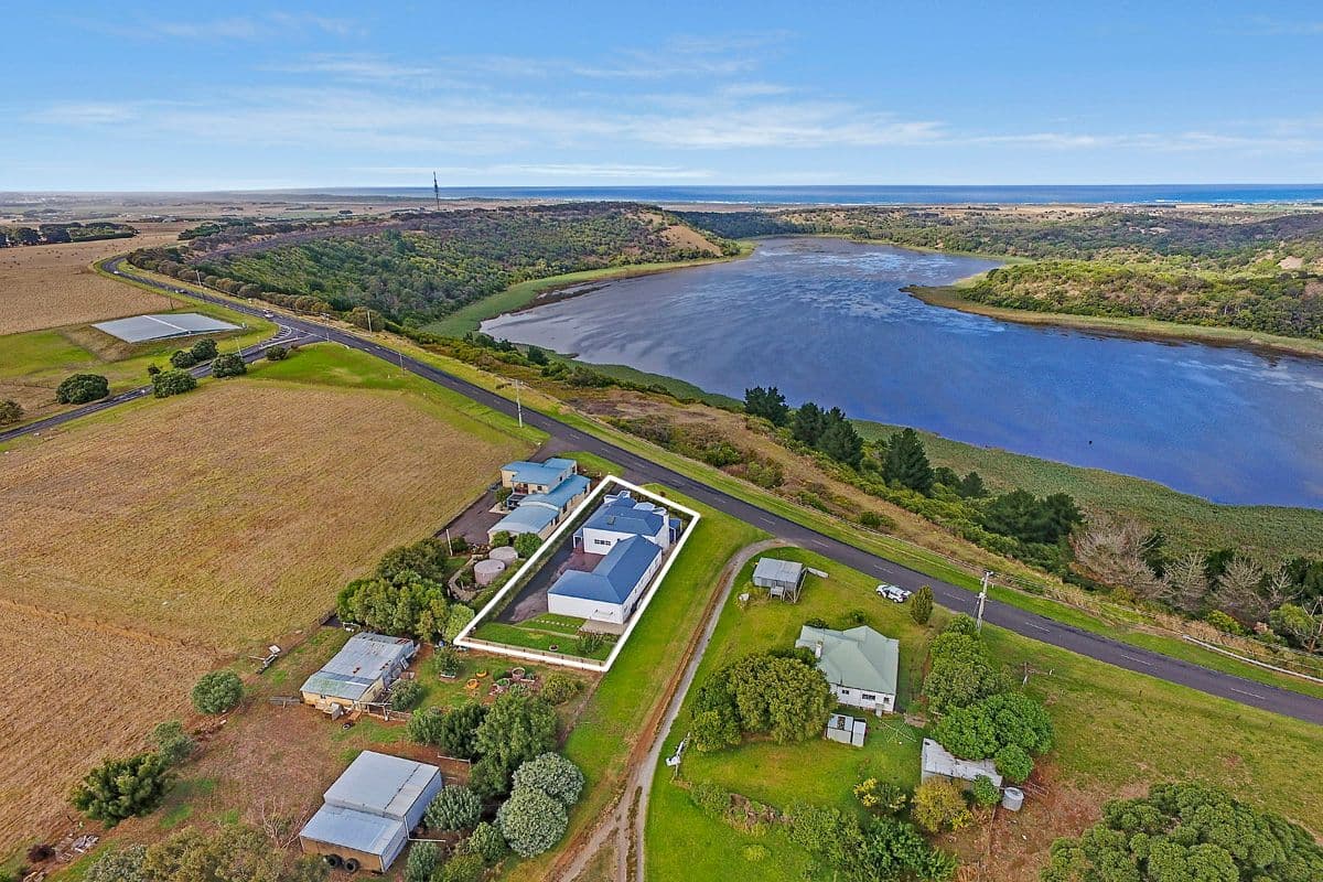 264 Lake View Road, Koroit VIC 3282, Koroit - Thumbnail 2