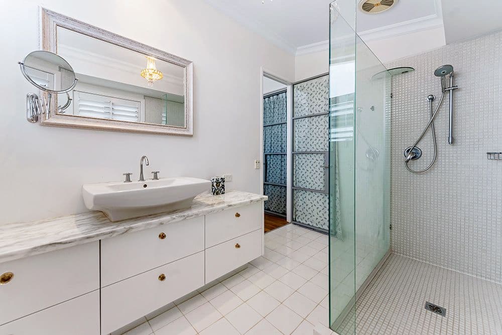 17 Naranga Avenue, Broadbeach Waters QLD 4218, Broadbeach Waters - Thumbnail 6