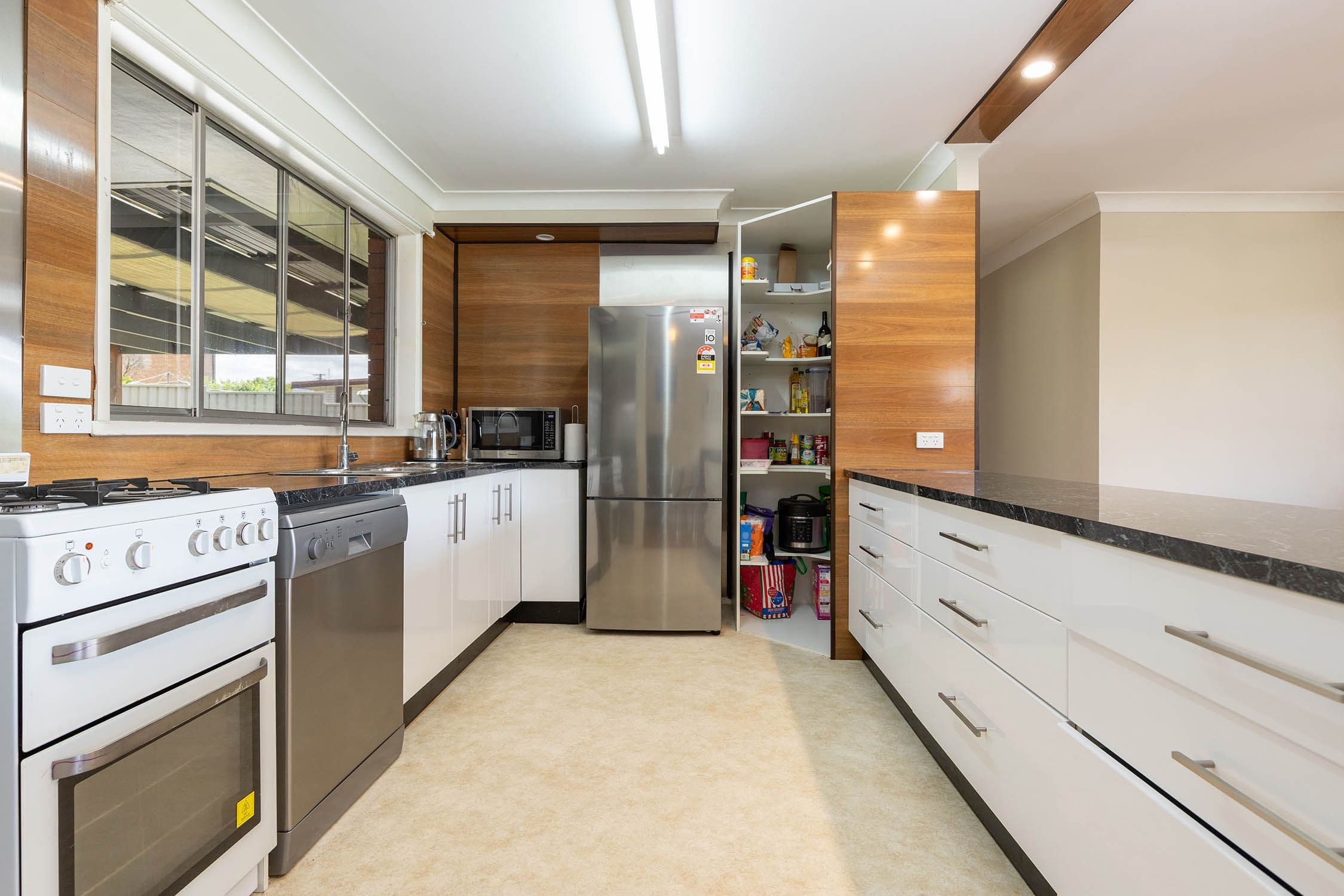 31 Dawson Crescent, Gloucester NSW 2422, Gloucester - Thumbnail 2