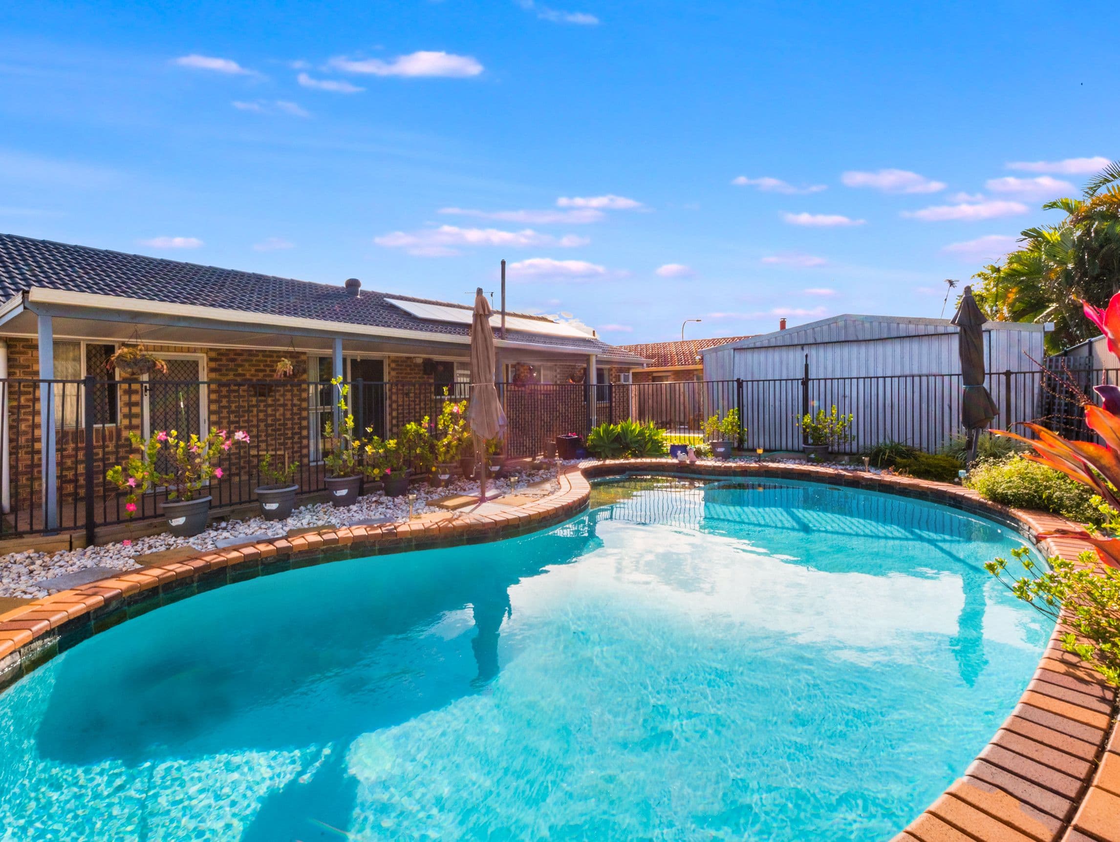 27 Glendevon Crescent, Mount Warren Park QLD 4207, Mount Warren Park - Thumbnail 2