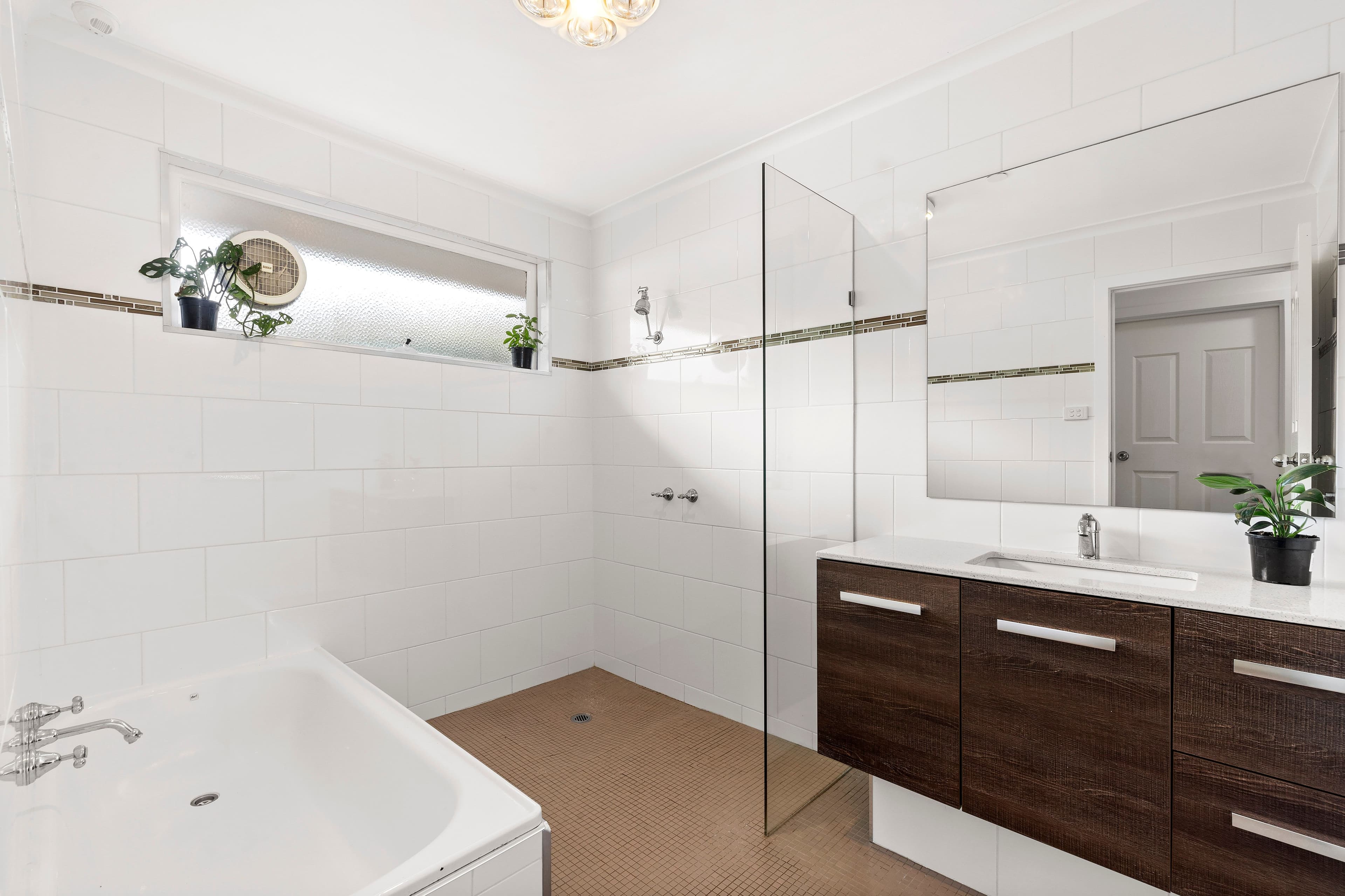 3 Hallmark Close, Mill Park VIC 3082, Mill Park - Thumbnail 7