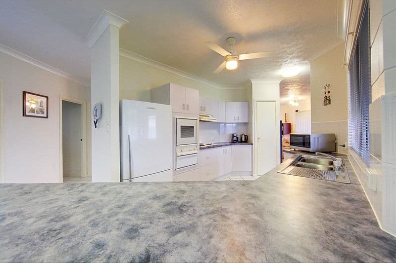 7 Eileen Court, KELSO QLD 4815, Kelso - Thumbnail 8