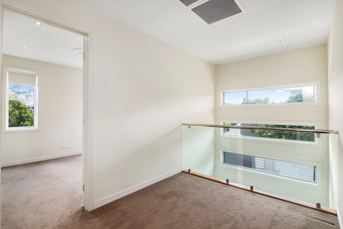 8 Cape Martin Lane, Varsity Lakes QLD 4227, Varsity Lakes - Thumbnail 5