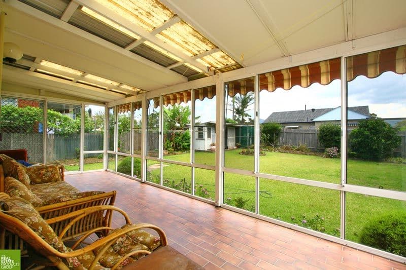 6 St Georges Avenue, FIGTREE NSW 2525, Figtree - Thumbnail 2