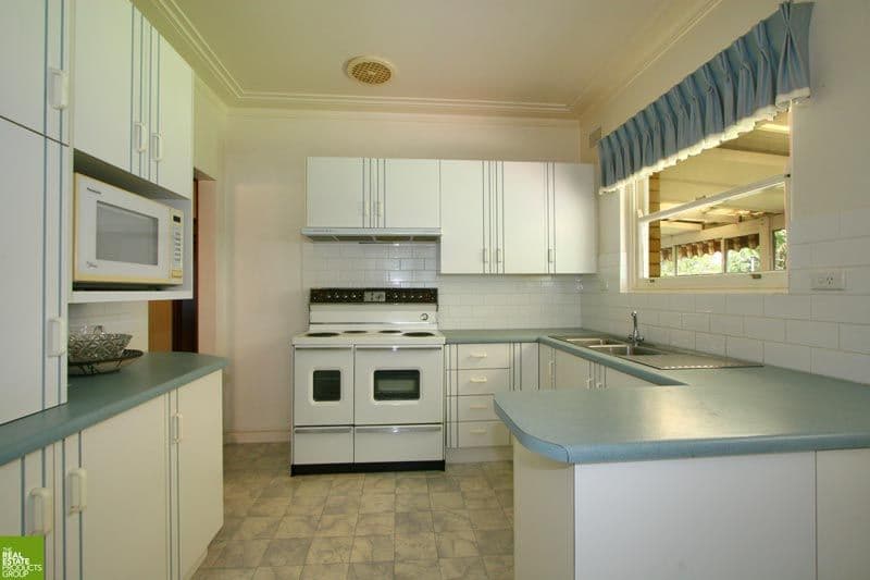 6 St Georges Avenue, FIGTREE NSW 2525, Figtree - Thumbnail 3
