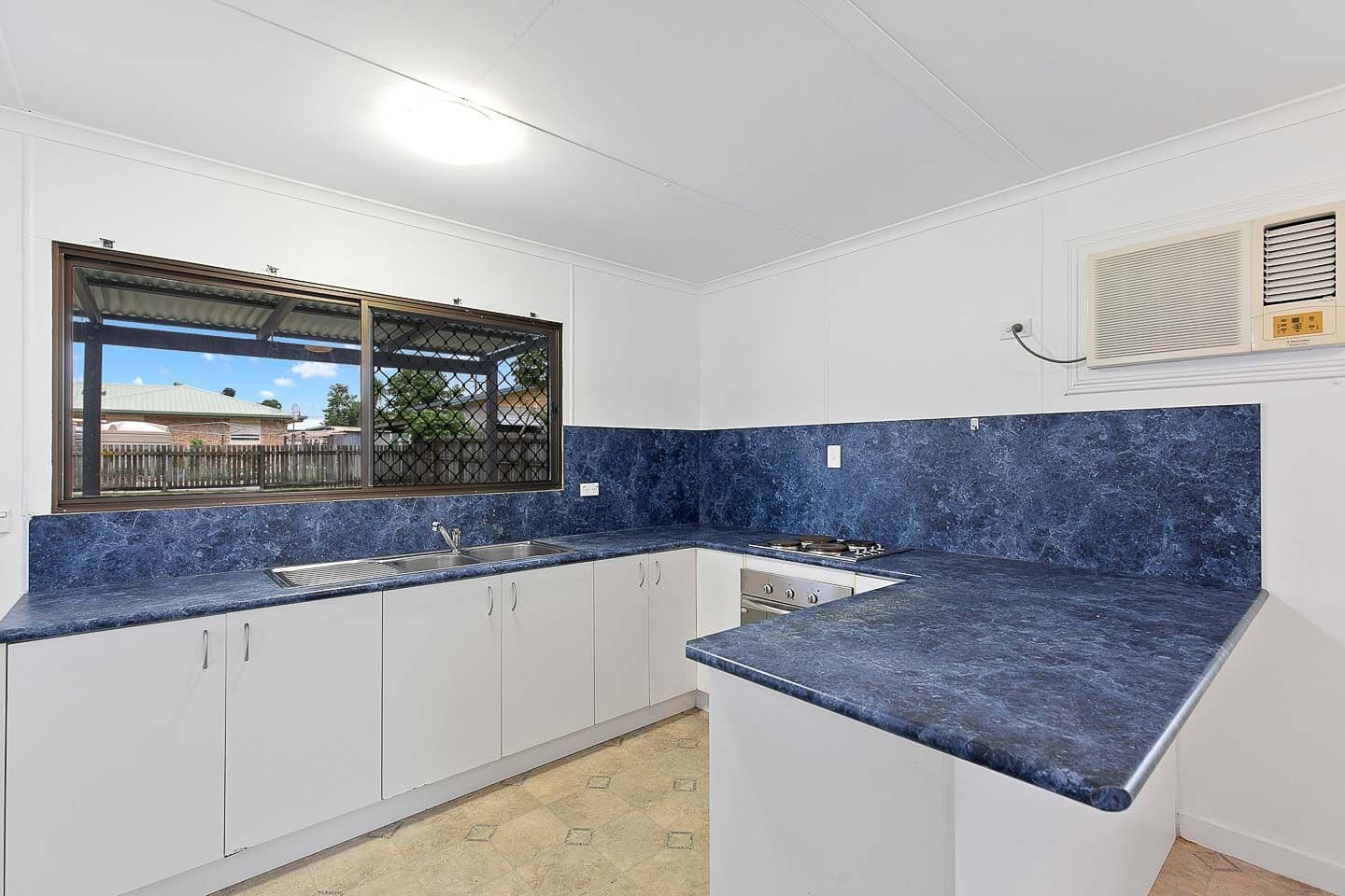 89 Pulgul Street, Urangan QLD 4655, Urangan - Thumbnail 3