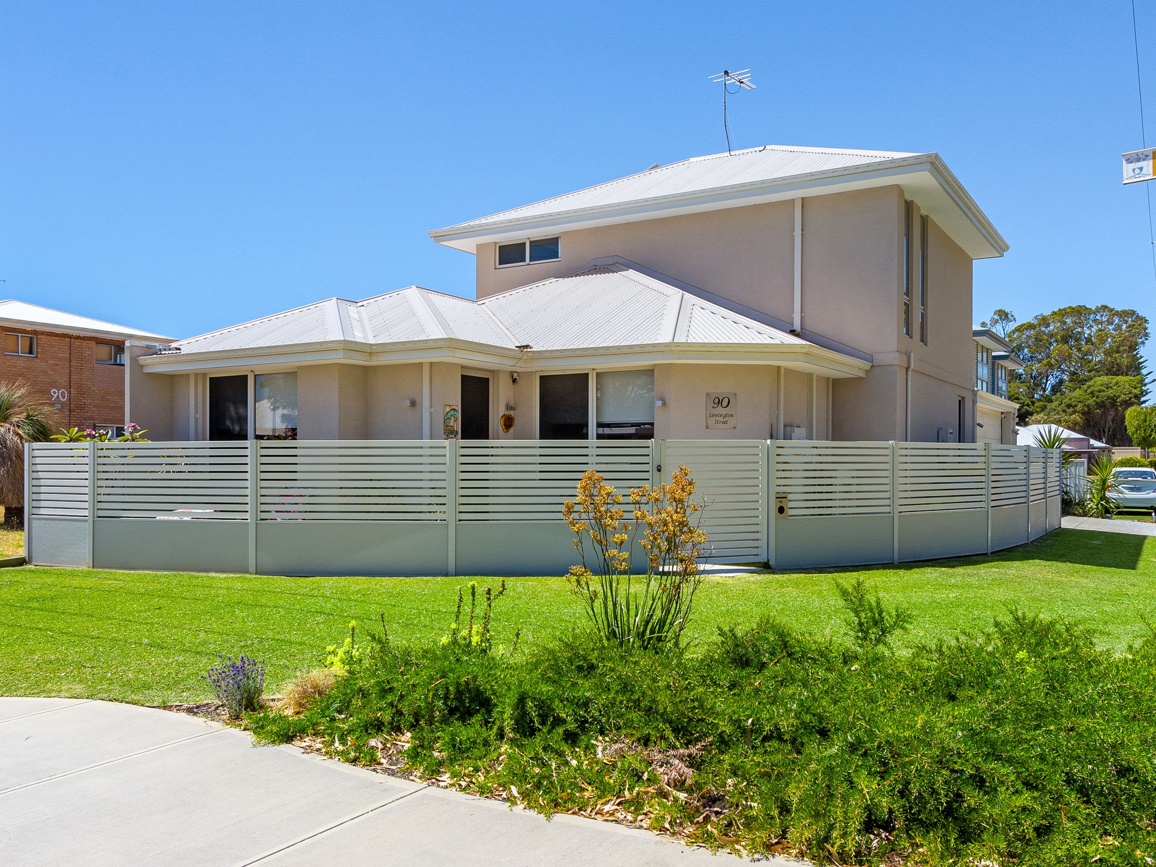 90 Lewington Street, Rockingham WA 6168, Rockingham - Thumbnail 2