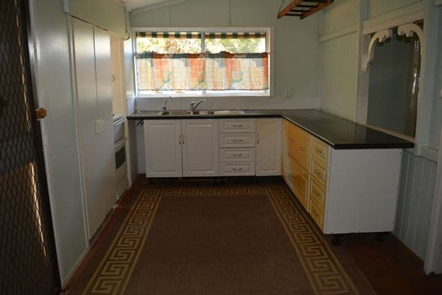 21 Rose Street, Blackall QLD 4472, Blackall - Thumbnail 2