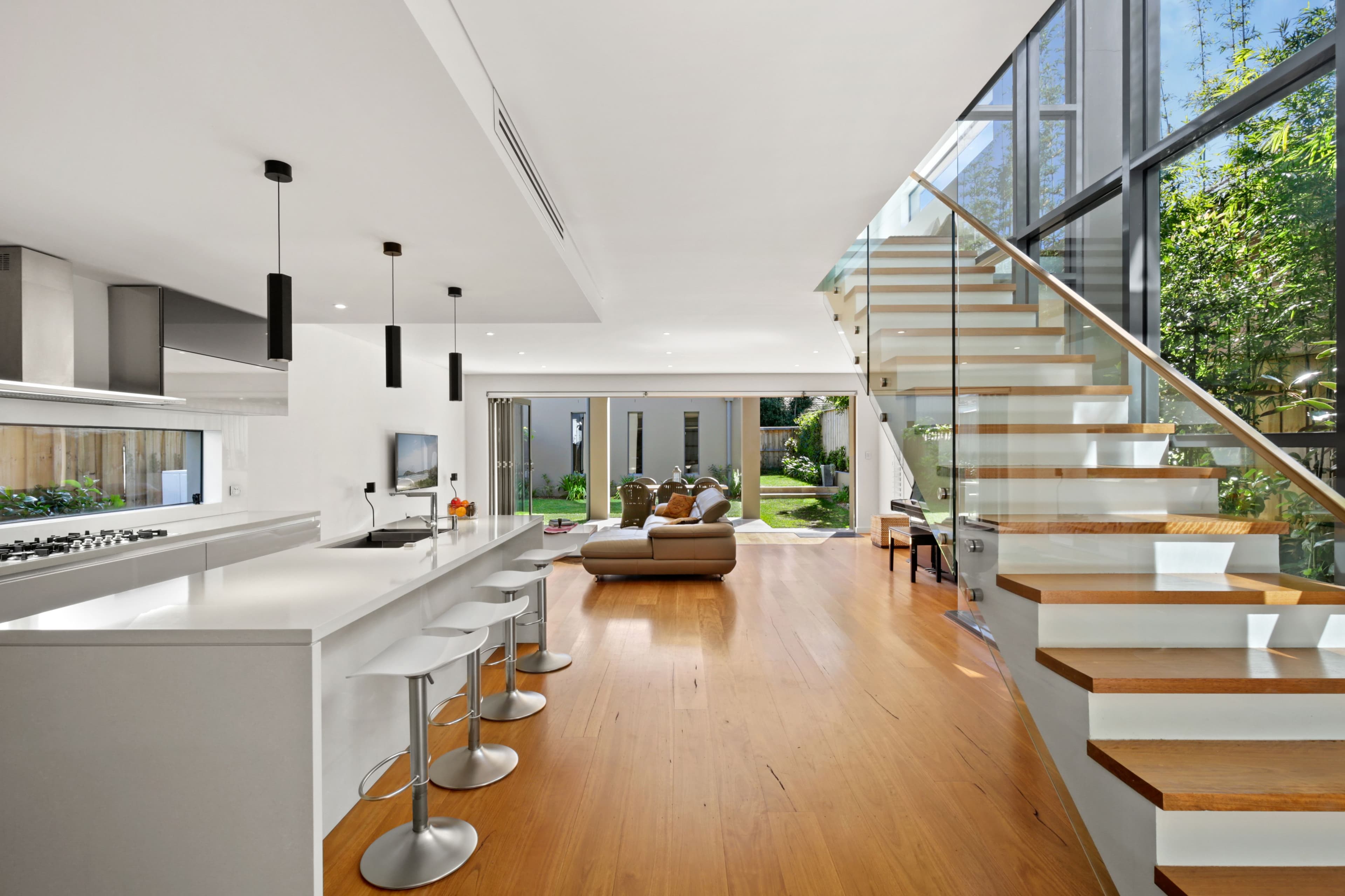 32 Salisbury Road, Willoughby - Thumbnail 2