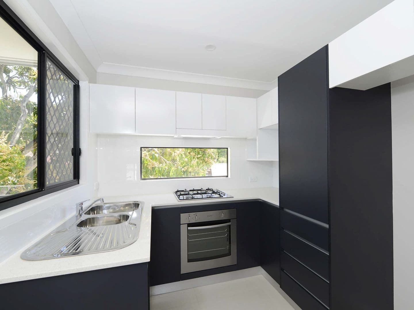 49 Birdwood Road, Holland Park West QLD 4121, Holland Park West - Thumbnail 4