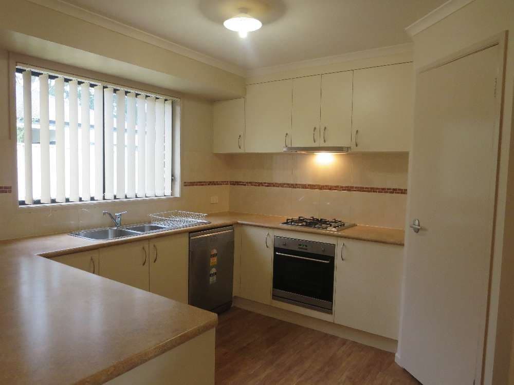1 St Levans Place, LAVINGTON NSW 2641, Lavington - Thumbnail 2