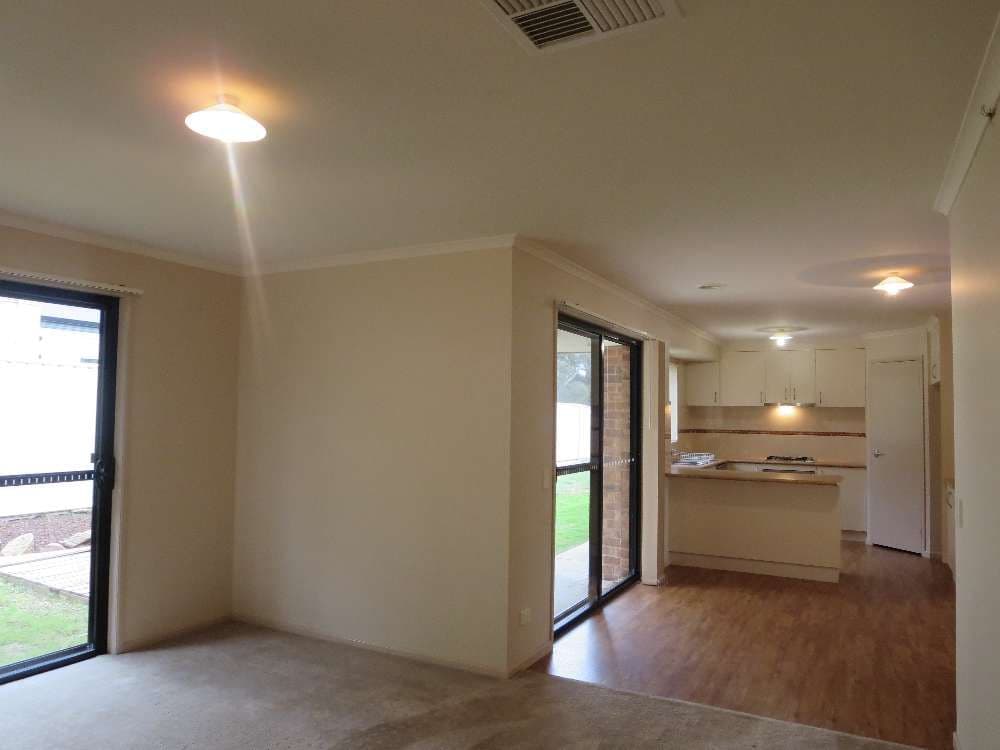 1 St Levans Place, LAVINGTON NSW 2641, Lavington - Thumbnail 4