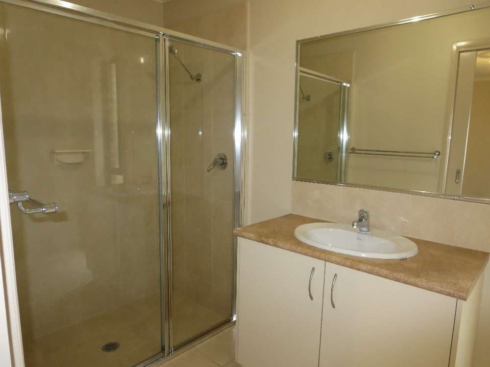 1 St Levans Place, LAVINGTON NSW 2641, Lavington - Thumbnail 6