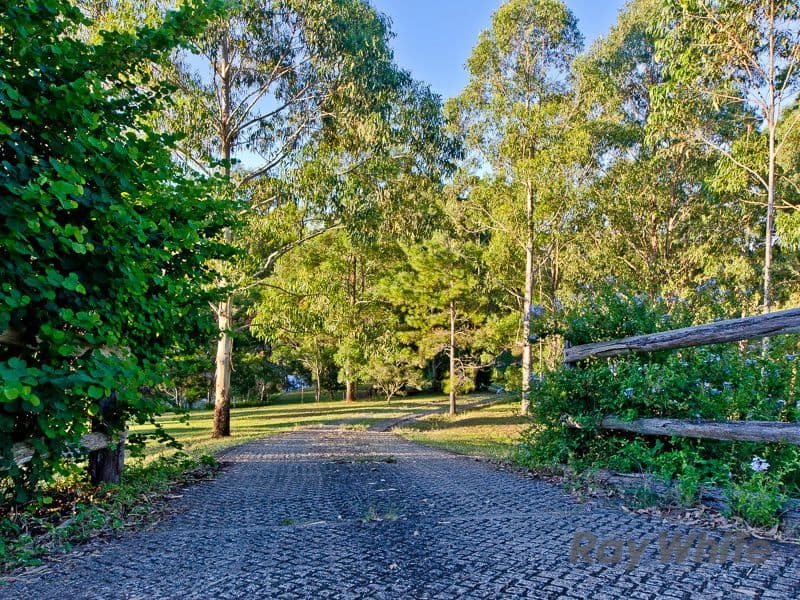 17 Highcrest Street, Ocean View QLD 4521, Ocean View - Thumbnail 4
