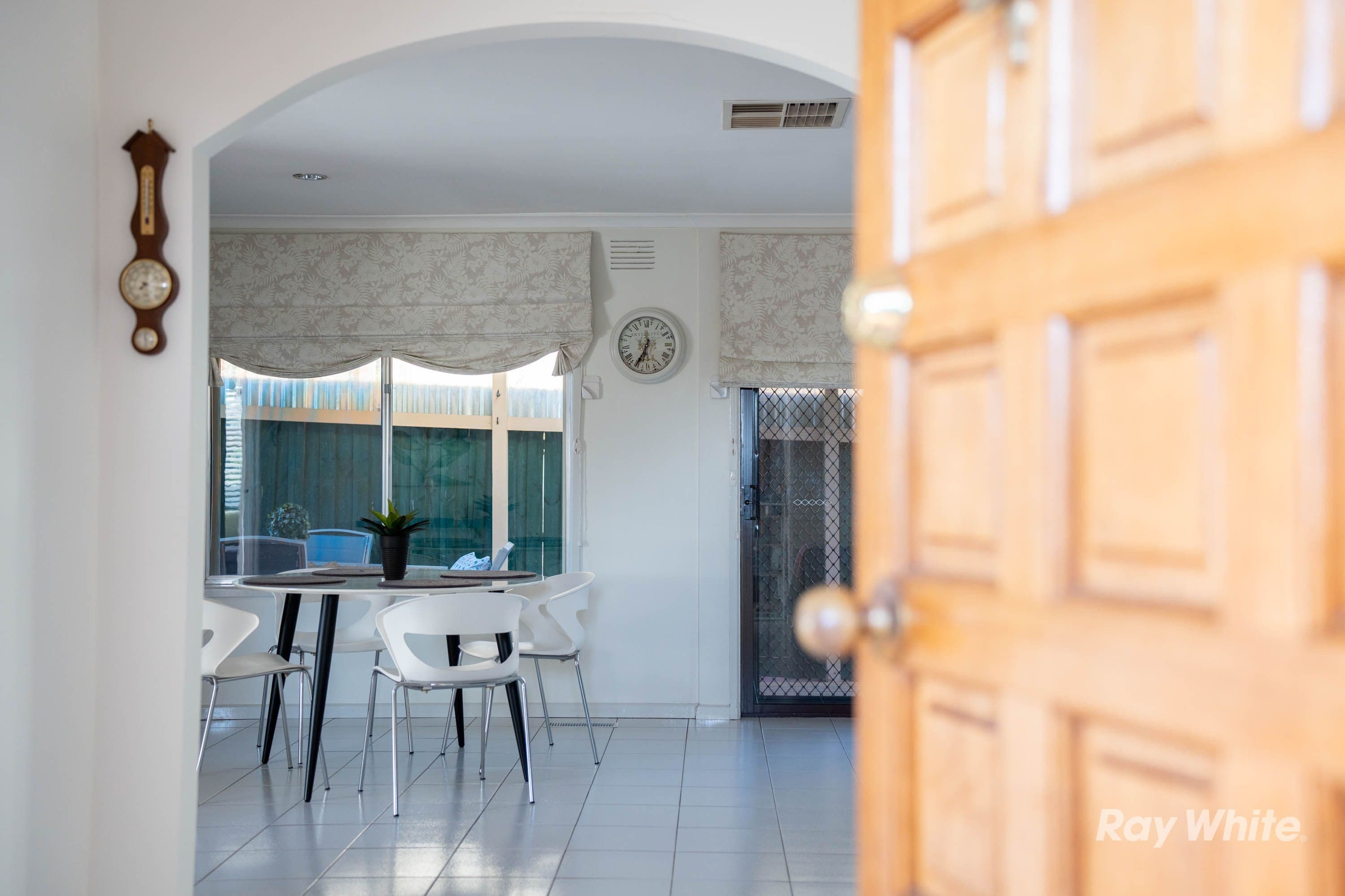 271 Carrick Drive, Gladstone Park VIC 3043, Gladstone Park - Thumbnail 2