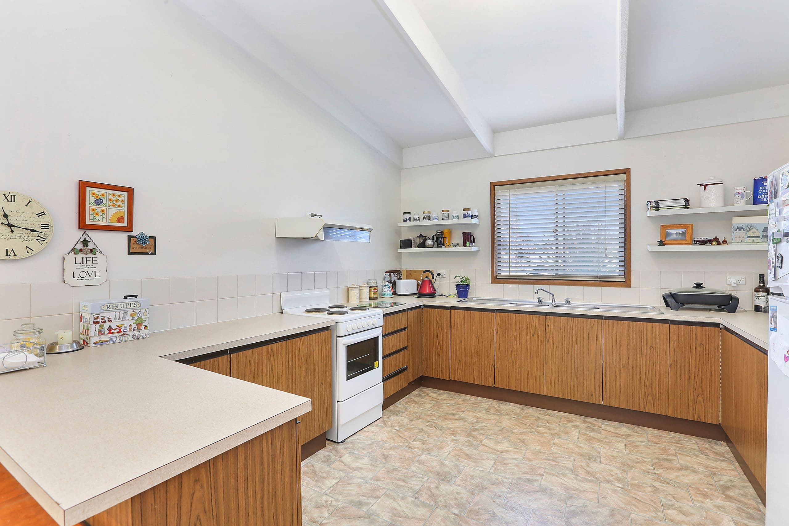 9 Beverley Crescent, Lara VIC 3212, Lara - Thumbnail 3