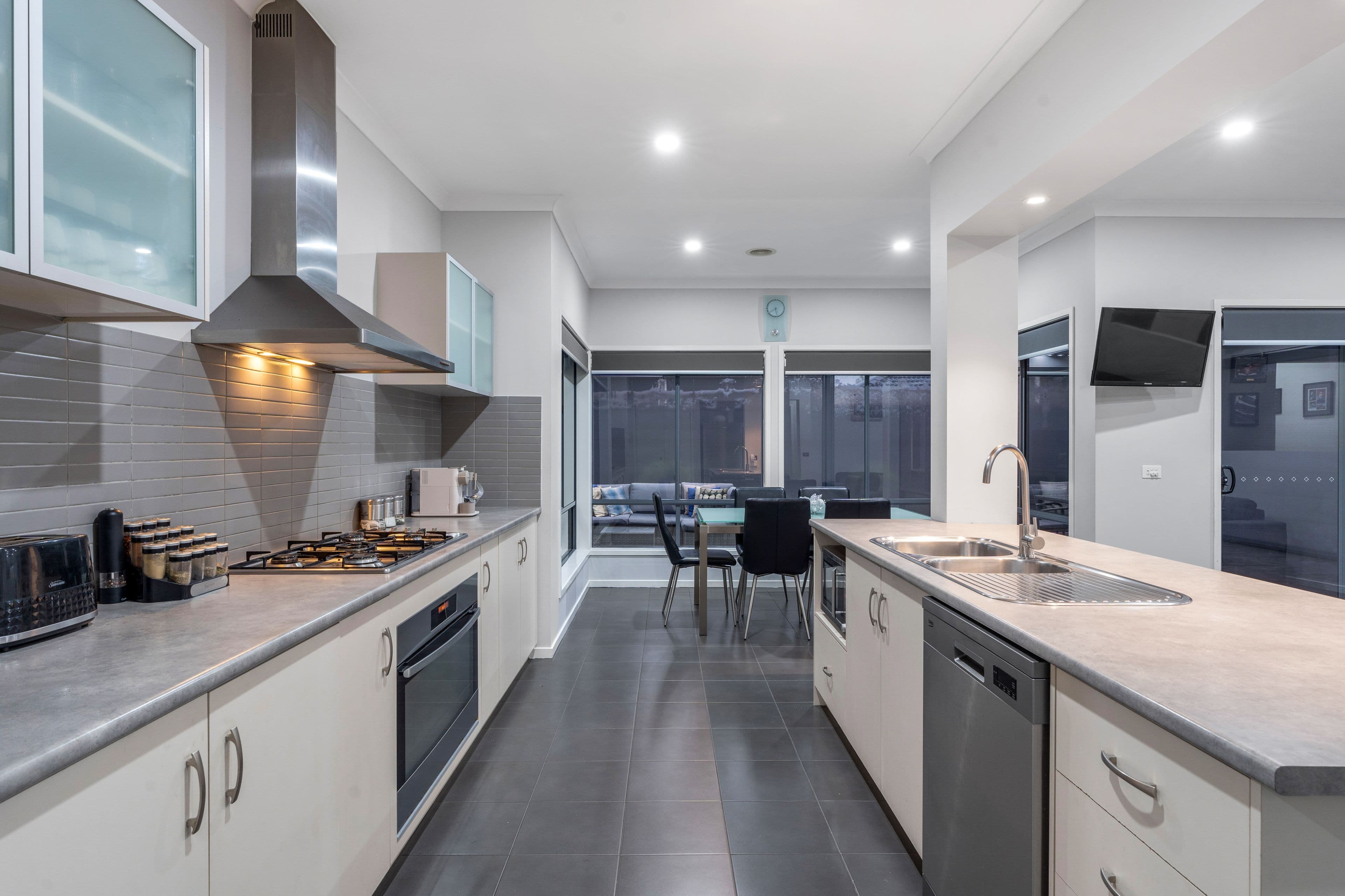 181 Central Park Avenue, Craigieburn VIC 3064, Craigieburn - Thumbnail 5