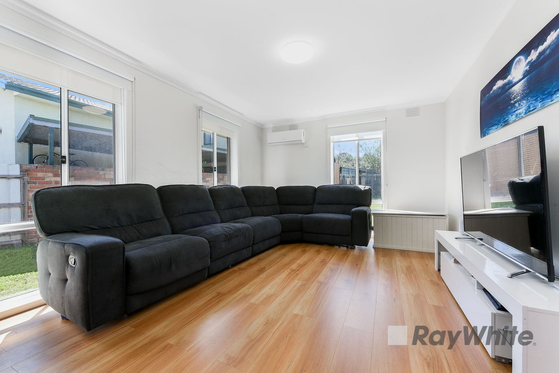 13 Clangula Court, Endeavour Hills VIC 3802, Endeavour Hills - Thumbnail 2