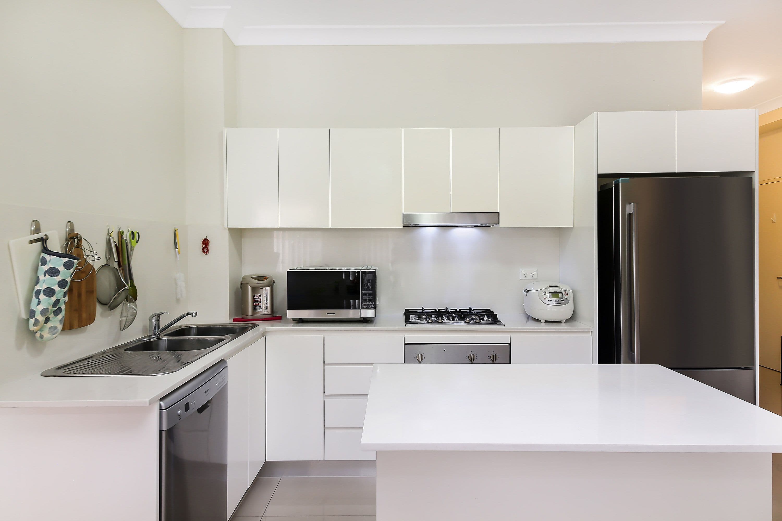 4 Macarthur Avenue, Revesby NSW 2212, Revesby - Thumbnail 3