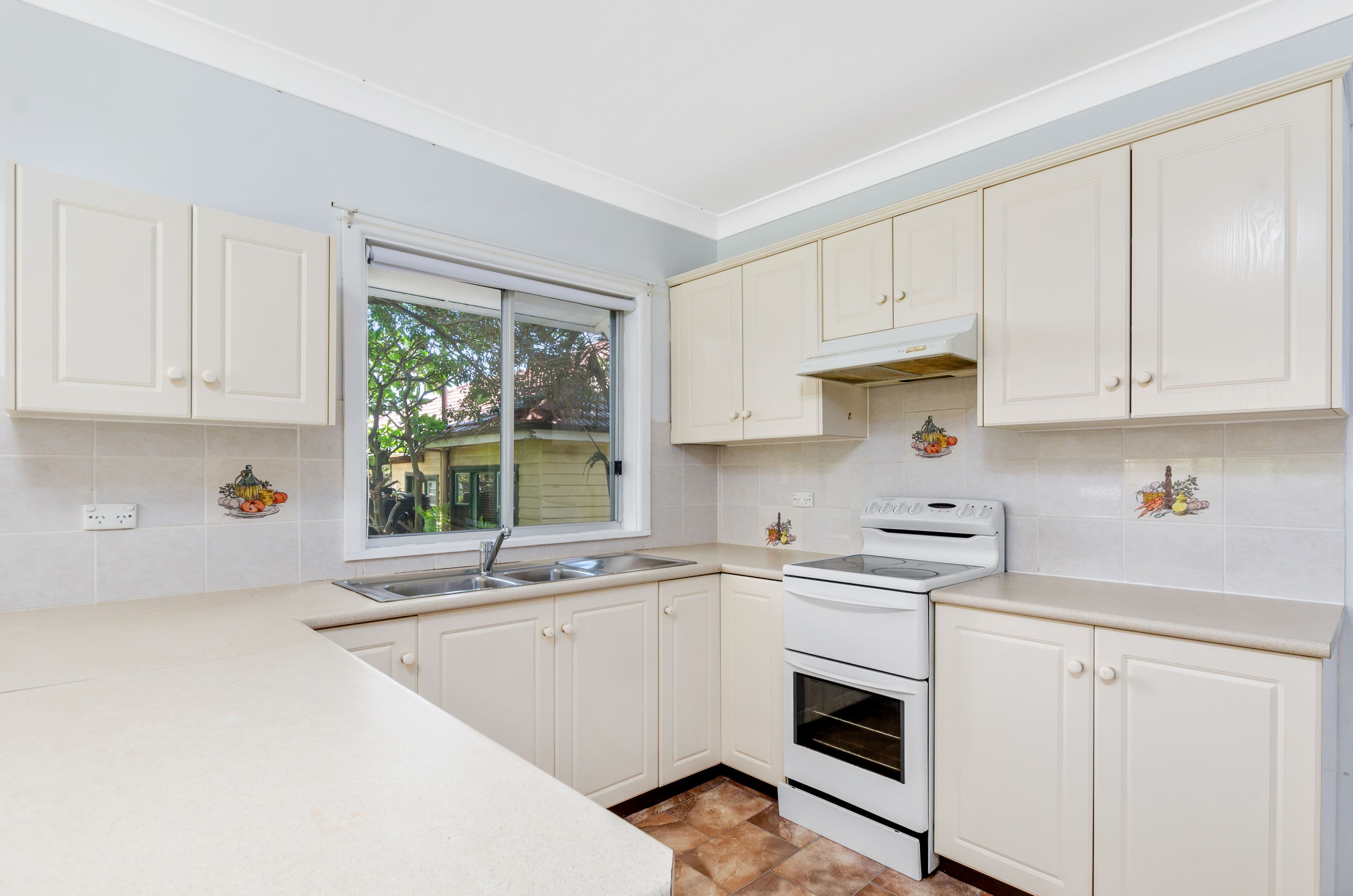 17 Seaview Terrace, Thirroul - Thumbnail 2